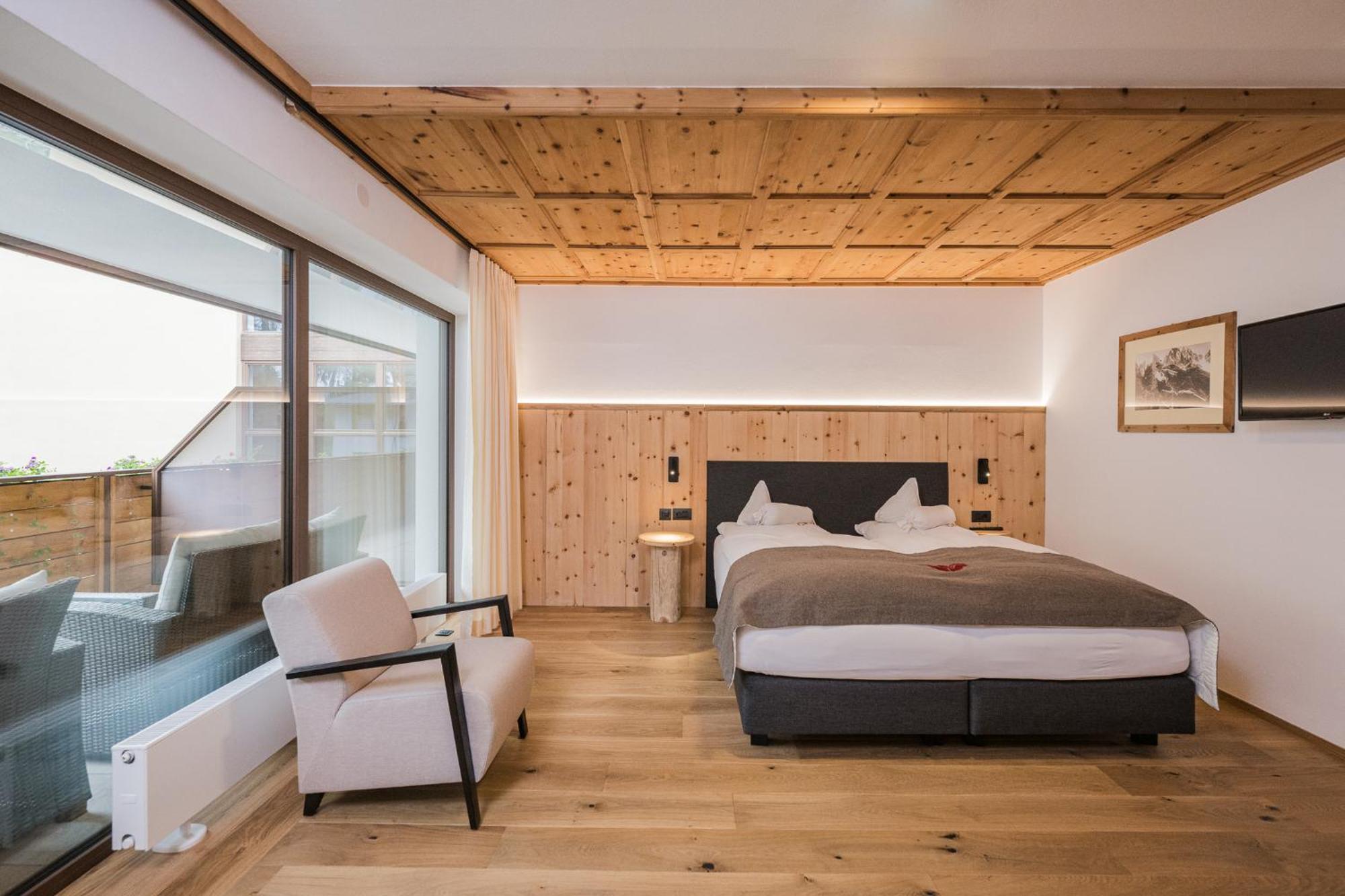 Alpenwellnesshotel St. Veit Sexten Bagian luar foto
