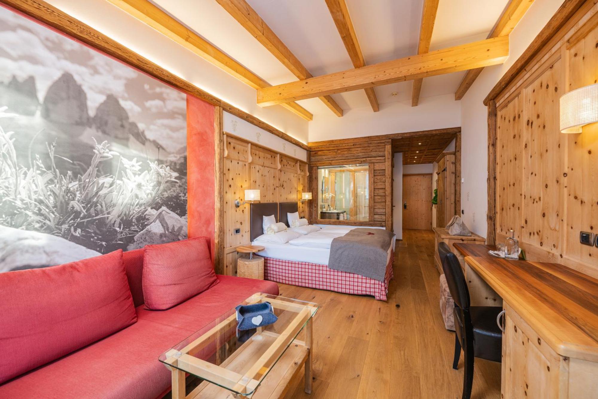 Alpenwellnesshotel St. Veit Sexten Bagian luar foto