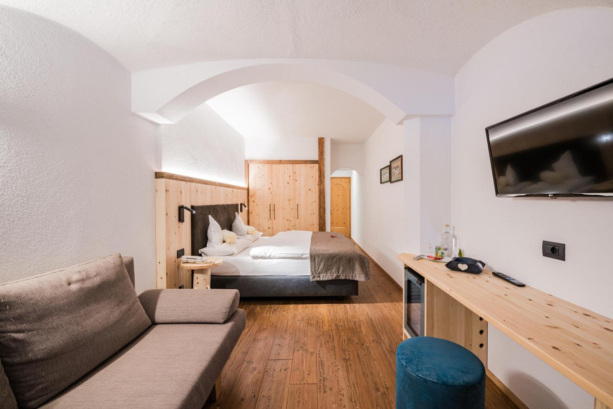 Alpenwellnesshotel St. Veit Sexten Bagian luar foto