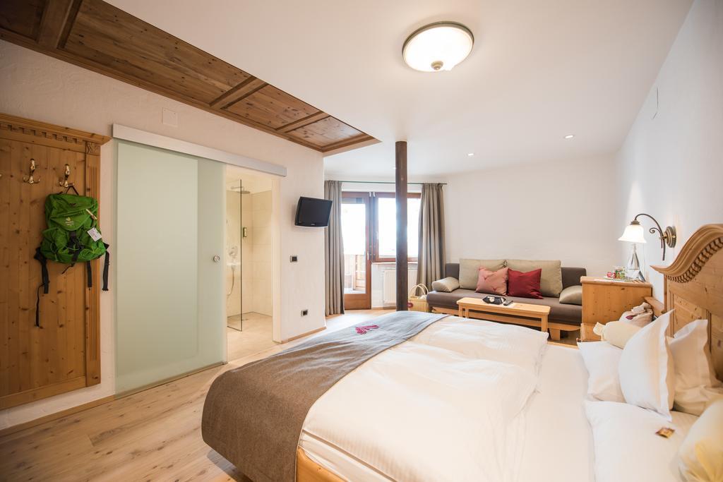 Alpenwellnesshotel St. Veit Sexten Bagian luar foto