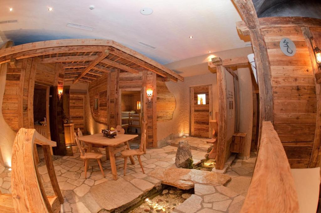 Alpenwellnesshotel St. Veit Sexten Bagian luar foto