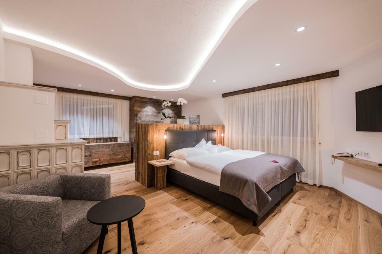 Alpenwellnesshotel St. Veit Sexten Bagian luar foto