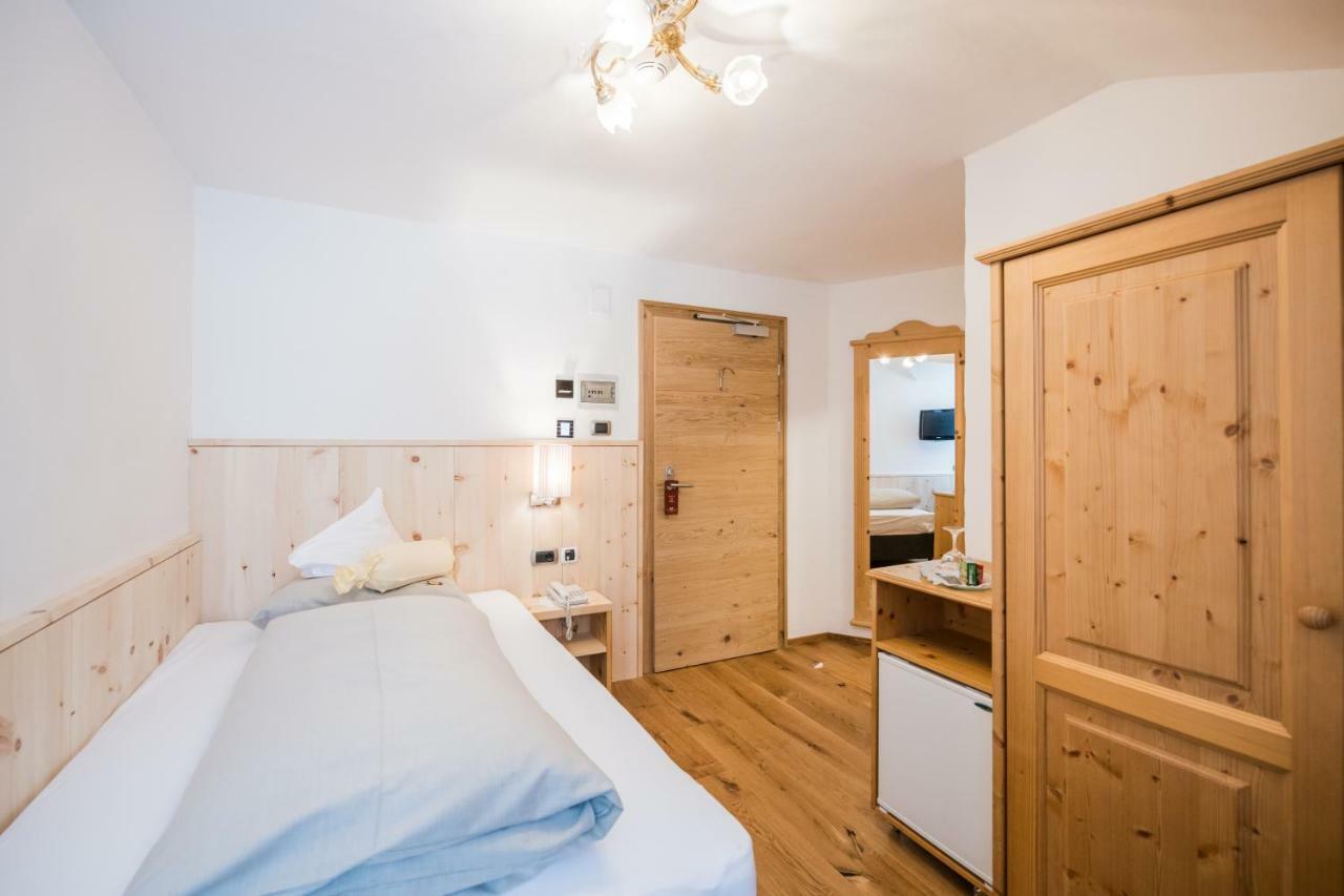 Alpenwellnesshotel St. Veit Sexten Bagian luar foto