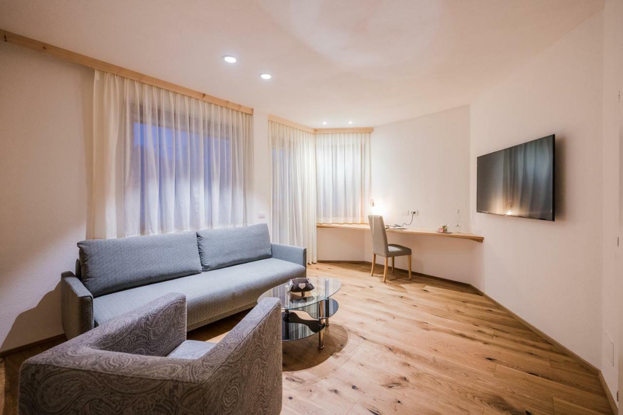 Alpenwellnesshotel St. Veit Sexten Bagian luar foto