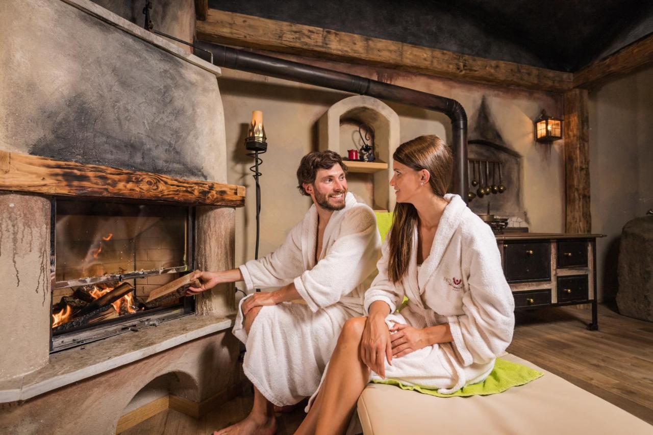 Alpenwellnesshotel St. Veit Sexten Bagian luar foto